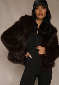 Renee - Brązowa Kurtka Futerko z Nieodpinanym Kapturem Vetisala. Okazja: na co dzień. Kolor: brązowy. Materiał: futro. Styl: casual, elegancki #4