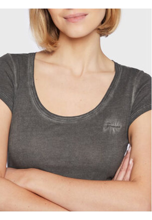 Guess T-Shirt Script Logo W2GI52 K9SN1 Szary Regular Fit. Kolor: szary. Materiał: bawełna