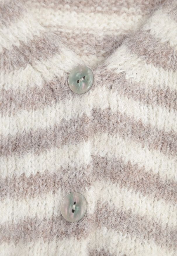 Renee - Beżowy Nietoperzowy Kardigan z Domieszką Wełny w Paski Fesaira. Okazja: na co dzień. Typ kołnierza: dekolt w serek. Kolor: beżowy. Materiał: wełna. Wzór: paski. Styl: casual