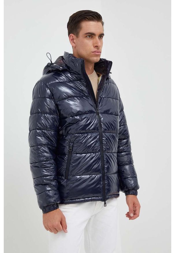 Guess kurtka męska kolor granatowy zimowa. Kolor: niebieski. Materiał: polar, materiał. Sezon: zima