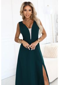 Numoco - Długa sukienka wieczorowa rozkloszowana butelkowa zieleń. Okazja: na wesele, na studniówkę, na imprezę, na ślub cywilny. Styl: wizytowy. Długość: maxi #3