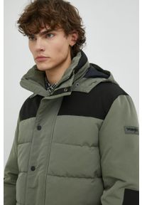 Wrangler - WRANGLER BODYGUARD MĘSKA KURTKA ZIMOWA DUSTY OLIVE W4B2WWX45 112319961. Okazja: na spacer, na spotkanie biznesowe, na co dzień. Materiał: poliester, jeans, puch, wełna. Długość rękawa: długi rękaw. Długość: długie. Wzór: moro. Sezon: zima. Styl: biznesowy, klasyczny, elegancki, casual, militarny #5