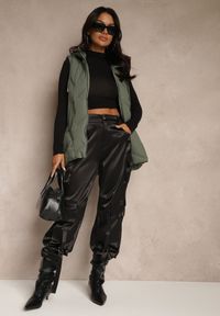 Renee - Zielona Pikowana Kamizelka z Kapturem w Stylu Basic Cleopie. Okazja: na co dzień, na spacer. Typ kołnierza: kaptur. Kolor: zielony. Styl: klasyczny, sportowy, casual #3