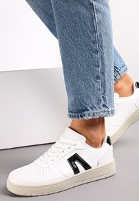 Renee - Biało-Czarne Sneakersy z Wstawkami Araa. Wysokość cholewki: przed kostkę. Kolor: biały. Szerokość cholewki: normalna #6