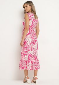 Born2be - Fuksjowa Wiskozowa Sukienka o Rozkloszowanym Kroju z Gumką w Pasie i Dekoltem w Serek Denesta. Okazja: na co dzień. Typ kołnierza: dekolt w serek. Kolor: różowy. Materiał: wiskoza. Styl: casual, elegancki, boho #2
