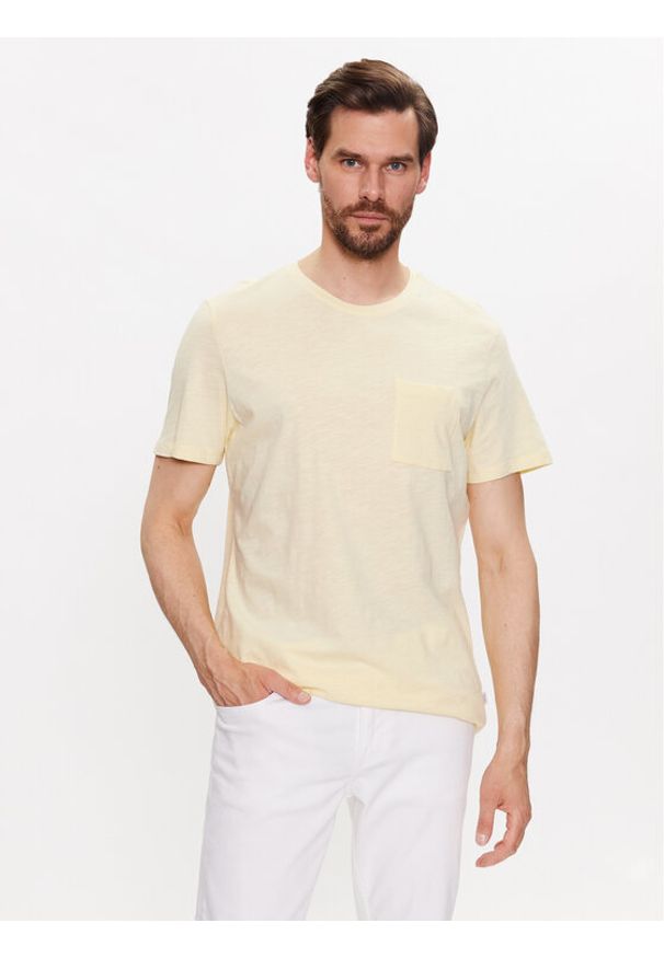 Casual Friday T-Shirt 20504283 Żółty Regular Fit. Okazja: na co dzień. Kolor: żółty. Materiał: bawełna. Styl: casual