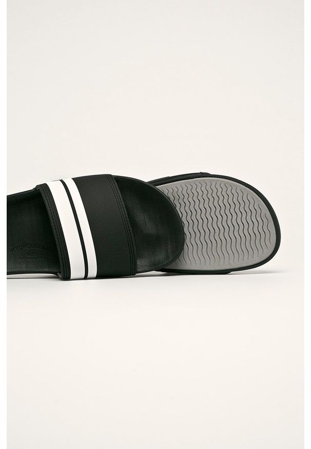 Quiksilver klapki. Kolor: czarny. Materiał: materiał, guma. Wzór: gładki. Obcas: na obcasie. Wysokość obcasa: niski