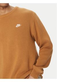 Nike Sweter FQ2912 Brązowy Regular Fit. Kolor: brązowy. Materiał: bawełna #3