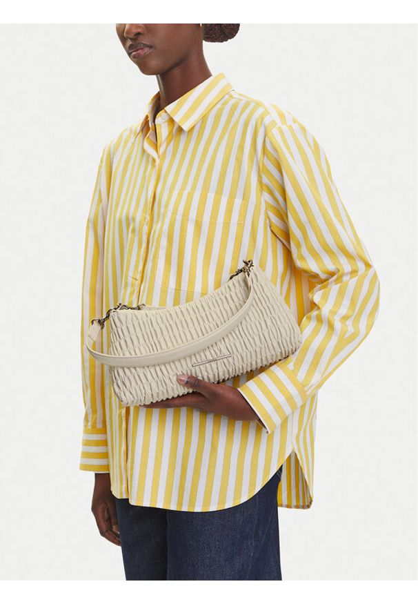 Calvin Klein Jeans Torebka Rouched Shoulder Bag LV04K3088G Écru. Kolor: kremowy. Materiał: skórzane