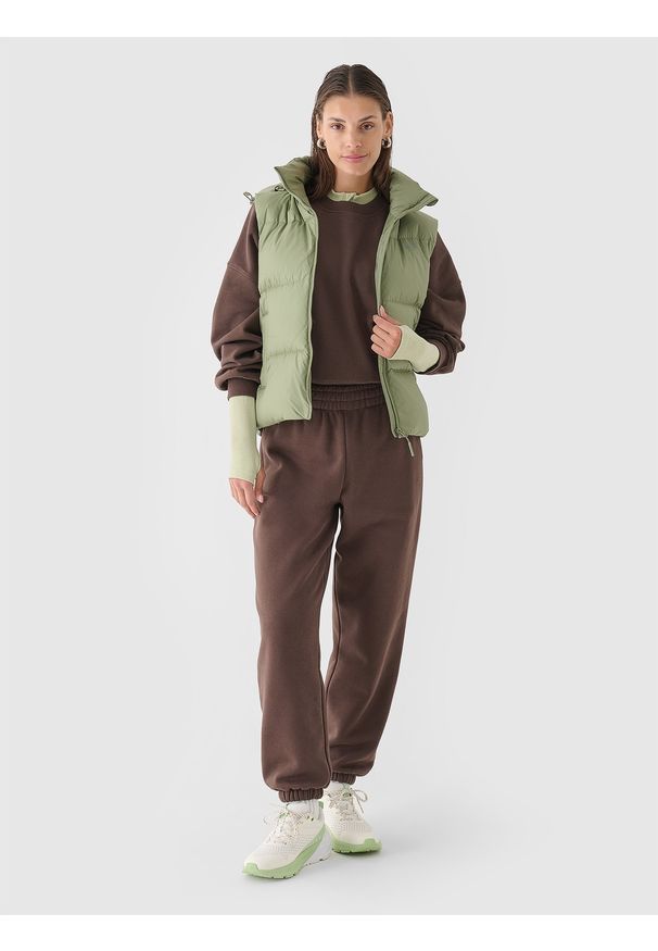 4f - 4F Bezrękawnik puchowy z naturalnym wypełnieniem damski - oliwkowy/khaki XL. Okazja: na co dzień. Kolor: oliwkowy, brązowy, wielokolorowy. Materiał: puch. Długość rękawa: bez rękawów. Długość: krótkie. Wzór: gładki. Sezon: zima. Styl: klasyczny, sportowy, casual
