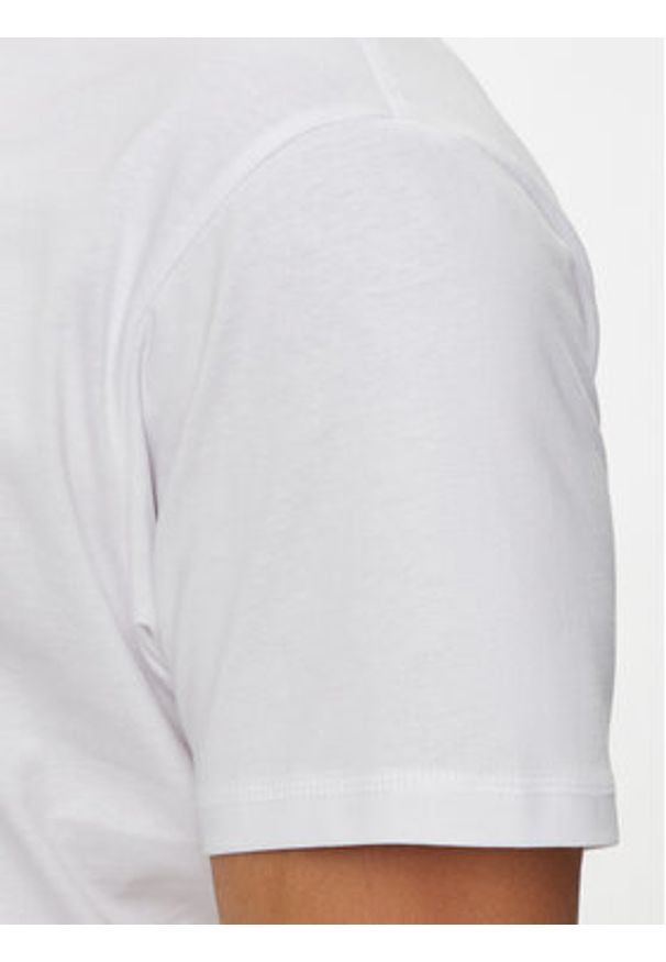 Guess T-Shirt M4YI26 K8FQ4 Biały Reglan Fit. Kolor: biały. Materiał: bawełna