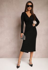 Renee - Czarna Połyskująca Sukienka Kopertowa Midi Zaola. Kolor: czarny. Materiał: tkanina. Typ sukienki: kopertowe. Styl: elegancki. Długość: midi #4