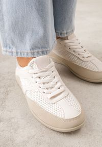 Renee - Beżowe Sneakersy z Geometrycznym Wzorem Elrineth. Kolor: beżowy. Materiał: prążkowany, jeans. Wzór: geometria #9