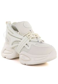 GOE - Snekersy damskie na grubej podeszwie beżowe Goe TT2N4014. Kolor: beżowy. Materiał: tkanina. Styl: elegancki #1