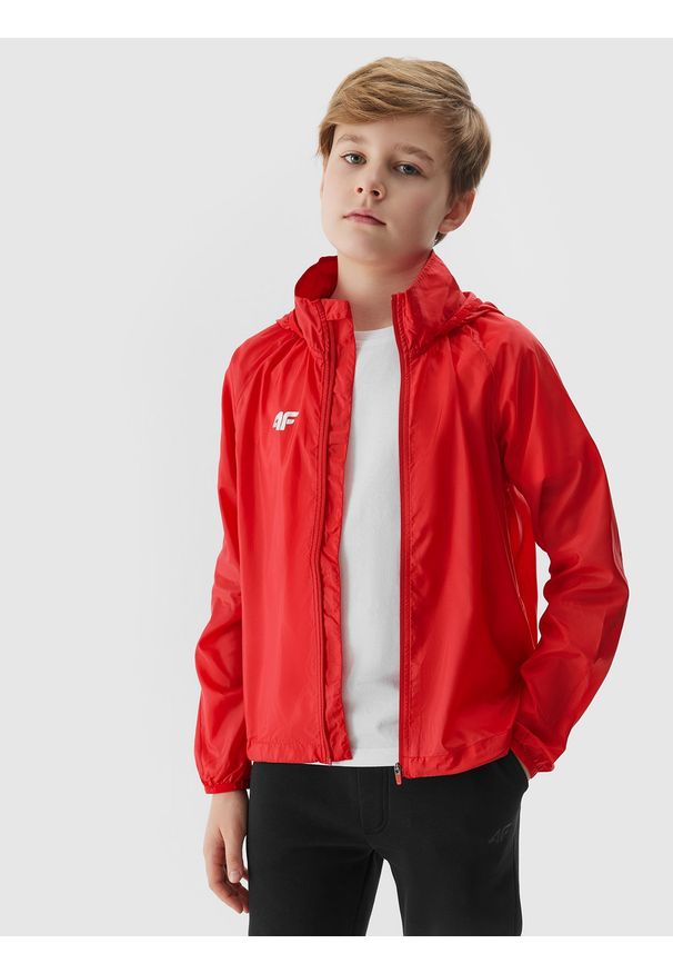 4f - 4F Kurtka przejściowa chłopięca - czerwona 146/152 (10-12 lat). Okazja: na co dzień. Typ kołnierza: kaptur. Kolor: czerwony. Materiał: materiał, syntetyk. Długość rękawa: raglanowy rękaw. Sezon: lato. Styl: casual, sportowy, klasyczny