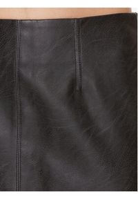 Calvin Klein Jeans Spódnica z imitacji skóry J20J222554 Czarny Regular Fit. Kolor: czarny. Materiał: skóra