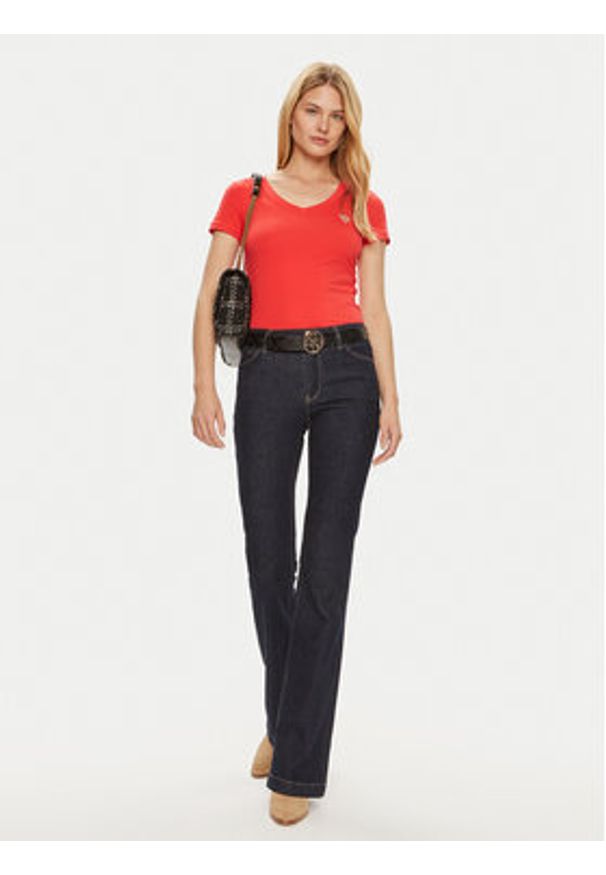 Guess T-Shirt W2YI45 J1314 Czerwony Slim Fit. Kolor: czerwony. Materiał: bawełna