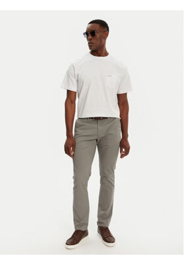 Guess Jeans T-Shirt M5RI74 K8FQ4 Biały Regular Fit. Kolor: biały. Materiał: bawełna