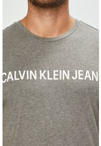 Calvin Klein Jeans - T-shirt J30J307855. Okazja: na co dzień. Kolor: szary. Materiał: dzianina. Styl: casual #3
