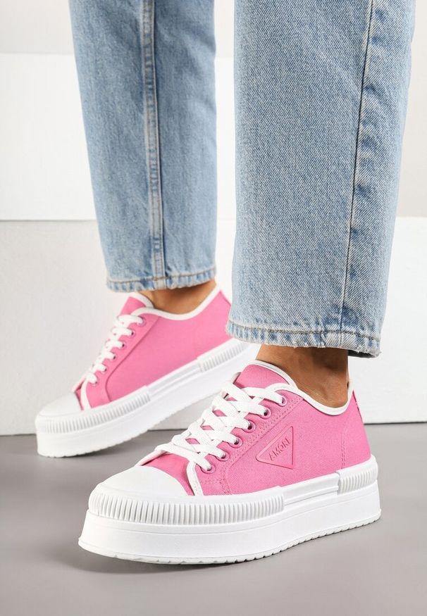 Born2be - Fuksjowe Trampki na Platformie z Naszywką na Boku Alimiora. Kolor: różowy. Wzór: aplikacja. Obcas: na platformie. Styl: elegancki