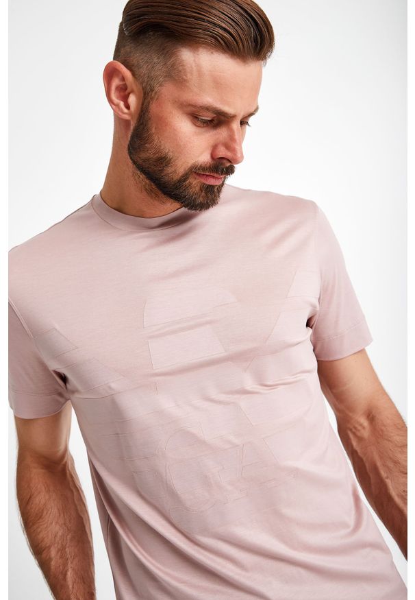 Emporio Armani - T-SHIRT EMPORIO ARMANI. Materiał: bawełna. Długość rękawa: krótki rękaw. Długość: krótkie. Wzór: nadruk