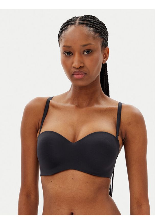 Hunkemöller Biustonosz push-up Smooth 206740 Czarny. Kolor: czarny. Materiał: syntetyk. Rodzaj stanika: push-up