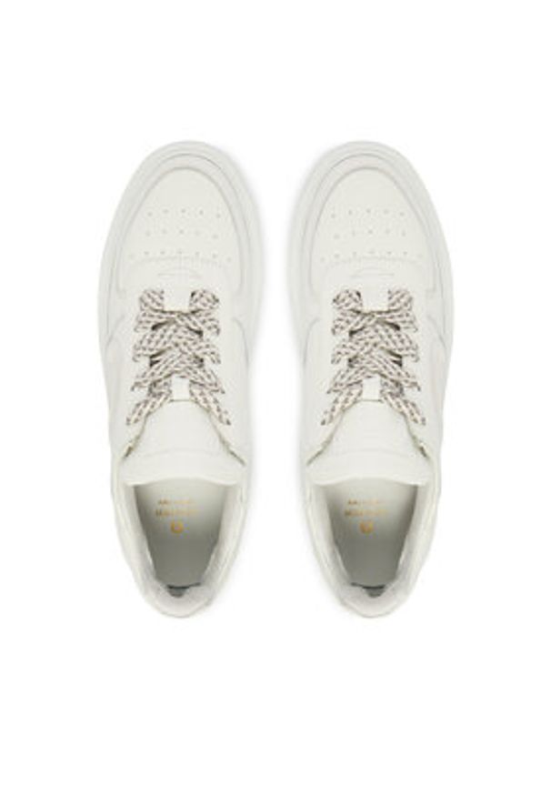 Aigner Sneakersy 1252590 Biały. Kolor: biały. Materiał: skóra