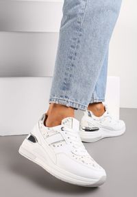 Renee - Białe Sneakersy z Cekinami i Brokatem na Grubej Podeszwie Mabirra. Okazja: na co dzień. Kolor: biały. Materiał: jeans #3