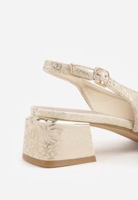 Born2be - Beżowo-Złote Sandały na Niskim Słupku z Odkrytym Noskiem i Skórzaną Wkładką Selestalise. Okazja: na spotkanie biznesowe, do pracy. Zapięcie: klamry. Kolor: beżowy. Materiał: skóra. Obcas: na słupku. Styl: biznesowy #7