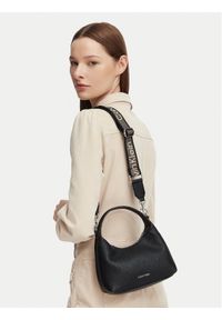 Calvin Klein Torebka LV04F3892G Czarny. Kolor: czarny. Materiał: skórzane #1