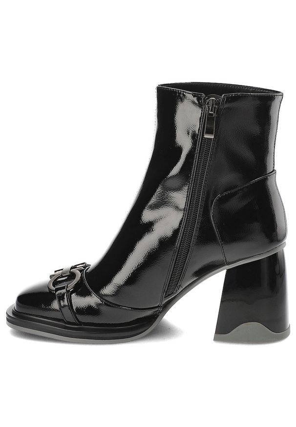 Czarne Botki S.Barski Eleganckie Obuwie Damskie Na Obcasie. Zapięcie: sprzączka. Kolor: czarny. Materiał: lakier. Obcas: na obcasie. Styl: elegancki. Wysokość obcasa: średni