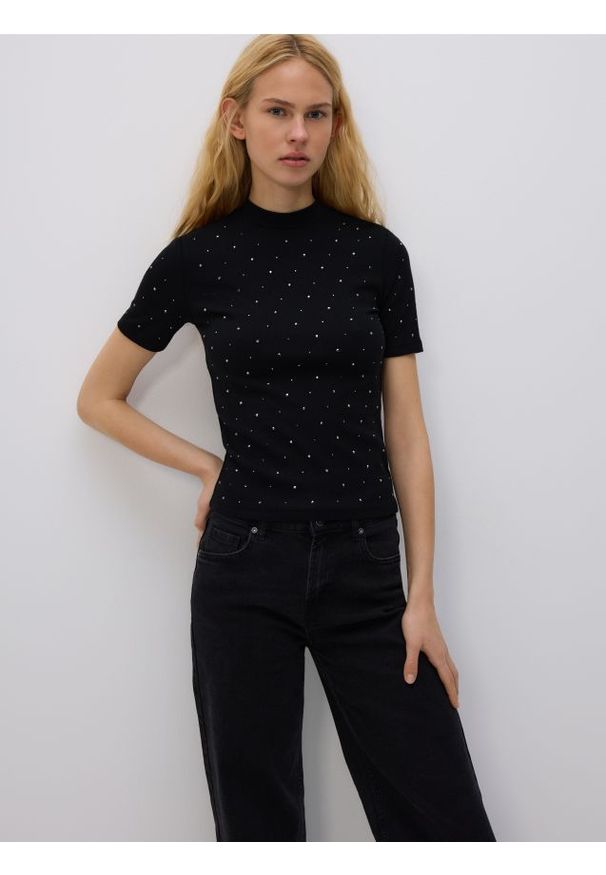 Reserved - T-shirt z aplikacją - czarny. Kolor: czarny. Materiał: dzianina, bawełna, wiskoza. Wzór: aplikacja