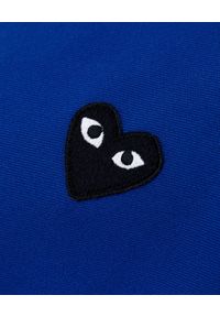 COMME DES GARCONS PLAY - Niebieska bluza z czarnymi sercami. Okazja: na co dzień. Typ kołnierza: bez kaptura. Kolor: niebieski. Materiał: jeans, materiał. Długość rękawa: długi rękaw. Długość: długie. Wzór: nadruk. Styl: casual #3