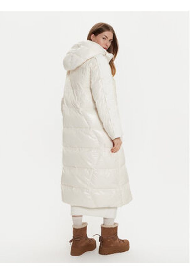 ViCOLO Kurtka puchowa TS0025 Écru Regular Fit. Materiał: syntetyk. Sezon: zima