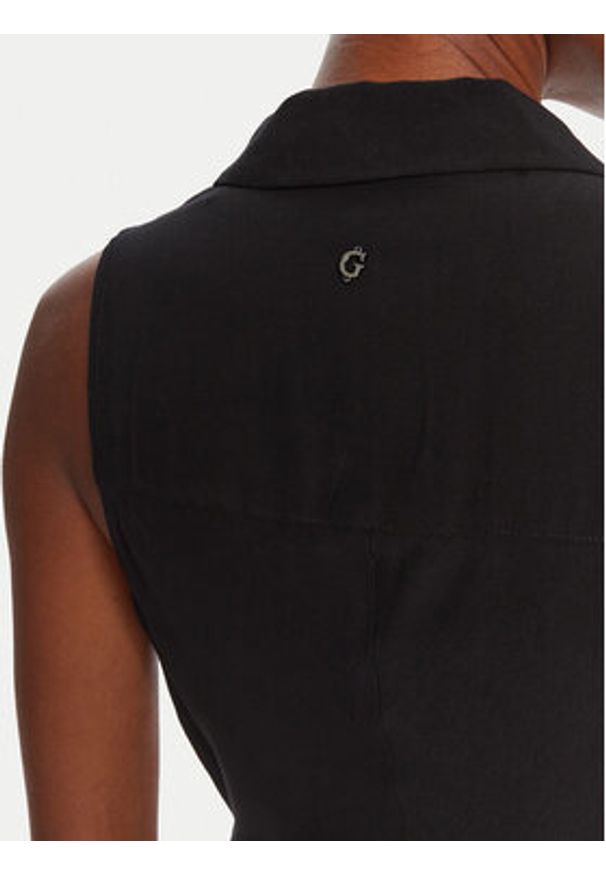 Guess Sukienka 176871 Czarny Classic Fit. Kolor: czarny. Materiał: wiskoza