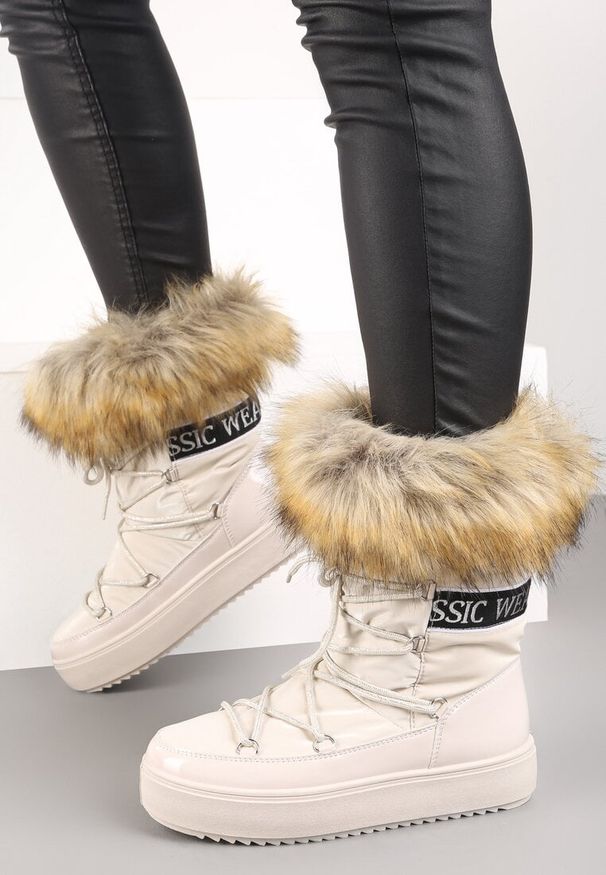 Born2be - Beżowe Śniegowce Plotia. Wysokość cholewki: za kostkę. Kolor: beżowy. Materiał: futro, materiał, lakier. Szerokość cholewki: normalna. Wzór: nadruk, aplikacja