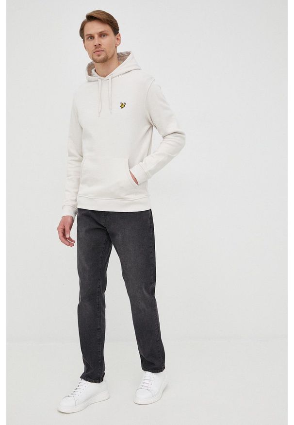 Lyle & Scott bluza bawełniana męska kolor beżowy z kapturem gładka. Okazja: na co dzień. Typ kołnierza: kaptur. Kolor: beżowy. Materiał: bawełna. Wzór: gładki. Styl: casual