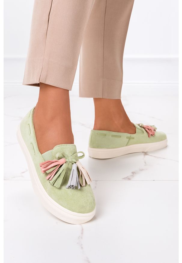 Casu - Zielone półbuty z frędzlami slip on casu cu215p. Zapięcie: bez zapięcia. Kolor: zielony