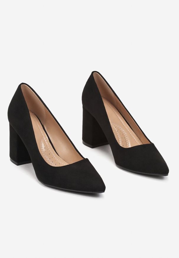 Born2be - Czarne Czółenka Rheniphae. Nosek buta: szpiczasty. Kolor: czarny. Materiał: zamsz. Obcas: na szpilce. Styl: klasyczny