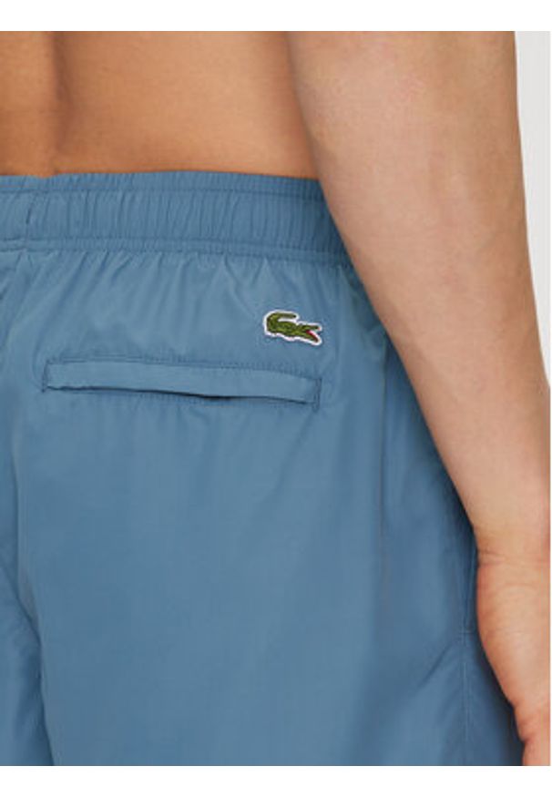 Lacoste Szorty kąpielowe MH9135 Niebieski Regular Fit. Kolor: niebieski. Materiał: syntetyk
