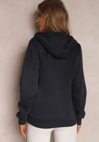 Renee - Granatowa Bluza z Kapturem Zapinana na Suwak Edan. Okazja: na co dzień. Typ kołnierza: kaptur. Kolor: niebieski. Materiał: jeans. Długość rękawa: długi rękaw. Długość: długie. Styl: sportowy, casual, elegancki, klasyczny #4