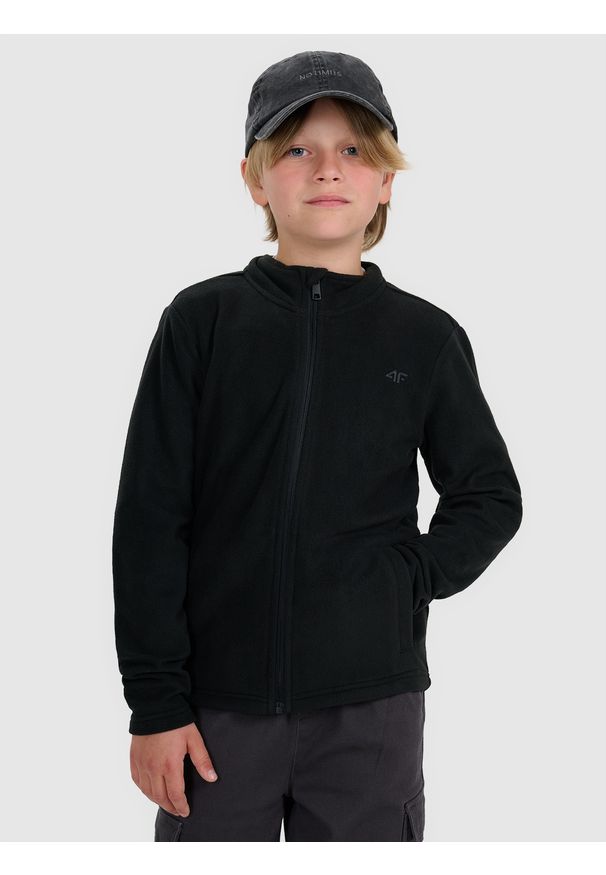 4f - 4F Polar slim ze stójką chłopięcy - czarny 134 (8-9 lat). Typ kołnierza: kołnierzyk stójkowy. Kolor: czarny. Materiał: polar. Wzór: gładki. Sezon: lato. Sport: turystyka piesza, wspinaczka, snowboard, narciarstwo