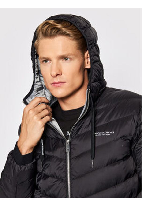 Armani Exchange Kurtka puchowa 8NZB53 ZNW3Z 0217 Czarny Regular Fit. Kolor: czarny. Materiał: syntetyk, puch