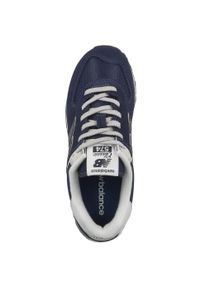 Buty do chodzenia damskie New Balance 574. Zapięcie: sznurówki. Kolor: niebieski. Materiał: syntetyk, tkanina, materiał. Szerokość cholewki: normalna. Model: New Balance 574. Sport: turystyka piesza