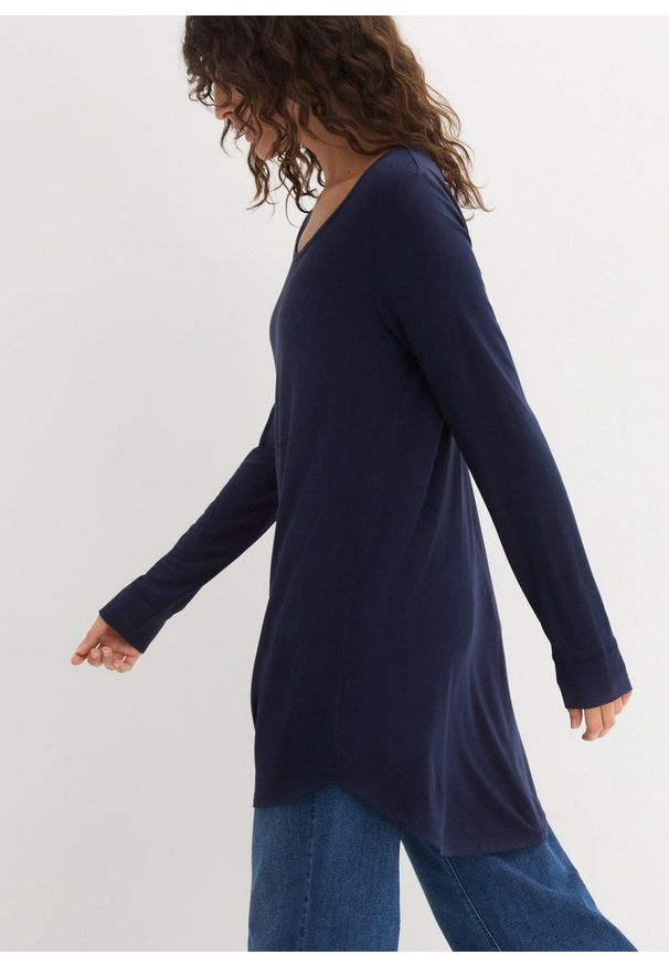 bonprix - Długi shirt z wiskozy, długi rękaw. Kolor: niebieski. Materiał: wiskoza. Długość rękawa: długi rękaw. Długość: długie