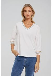 MOODO - Bawełniana bluza z dekoltem w serek biała. Typ kołnierza: dekolt w serek. Kolor: biały. Materiał: bawełna #1