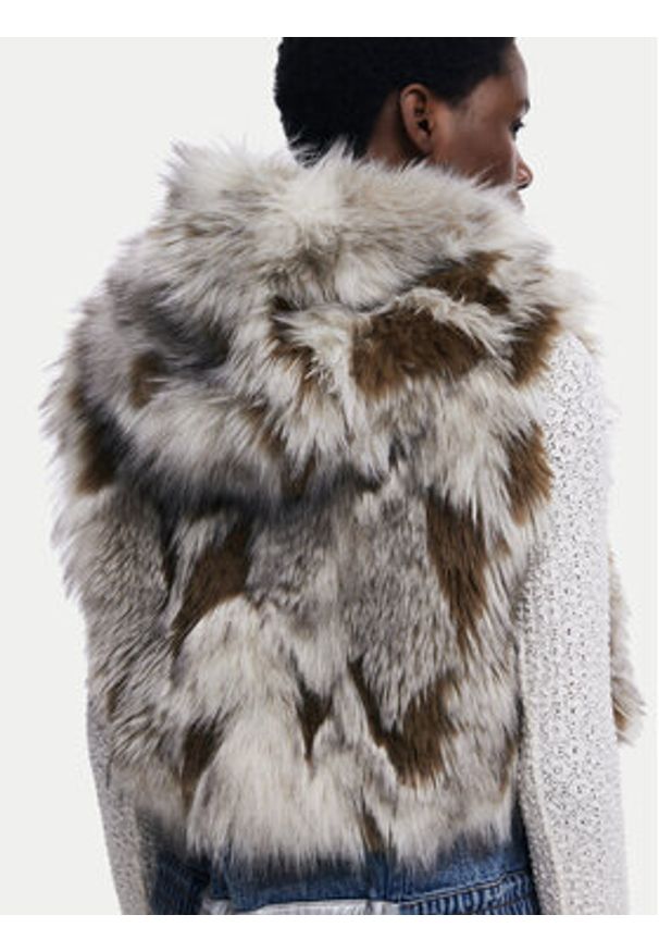 Desigual Bezrękawnik Bunny 25WWEW57 Beżowy Regular Fit. Kolor: beżowy. Materiał: syntetyk. Długość rękawa: bez rękawów