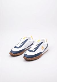 Le Coq Sportif - Buty do chodzenia męskie Le coq sportif 2310329. Zapięcie: sznurówki. Kolor: biały. Materiał: skóra, materiał. Szerokość cholewki: normalna. Sport: turystyka piesza