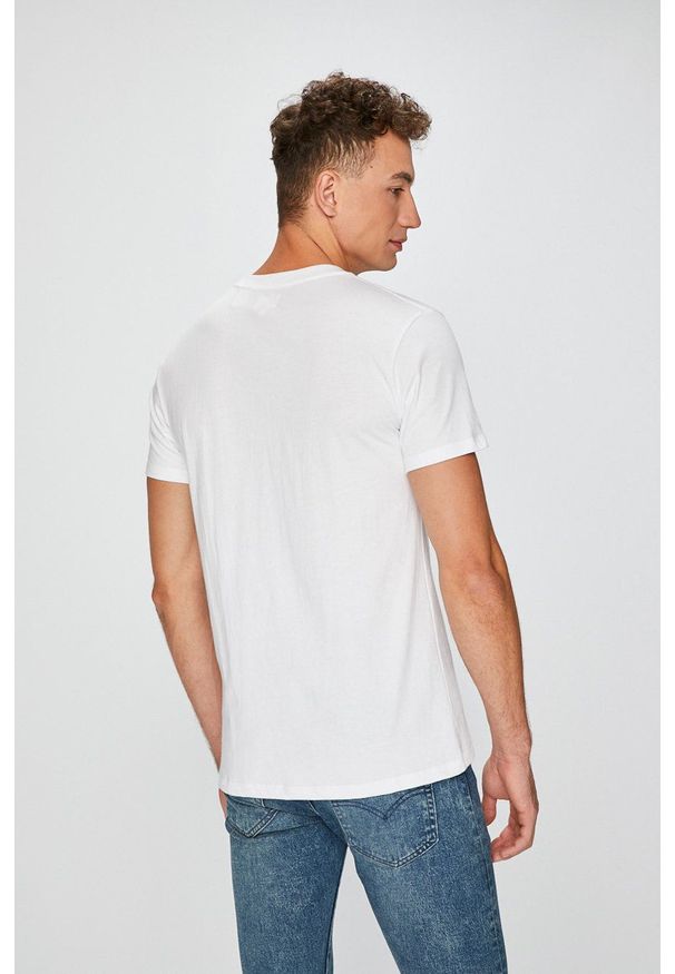 Levi's® - Levi's - T-shirt. Okazja: na co dzień, na spotkanie biznesowe. Kolor: biały. Materiał: dzianina. Styl: biznesowy, casual