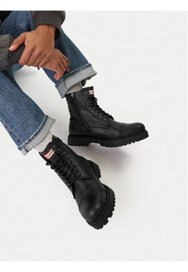 Hunter Trapery CHESTER-01 MI08 Czarny. Kolor: czarny. Materiał: skóra